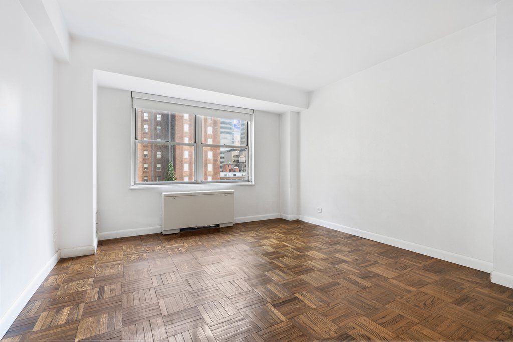 136 East 56th Street, Unit 12C photo 4