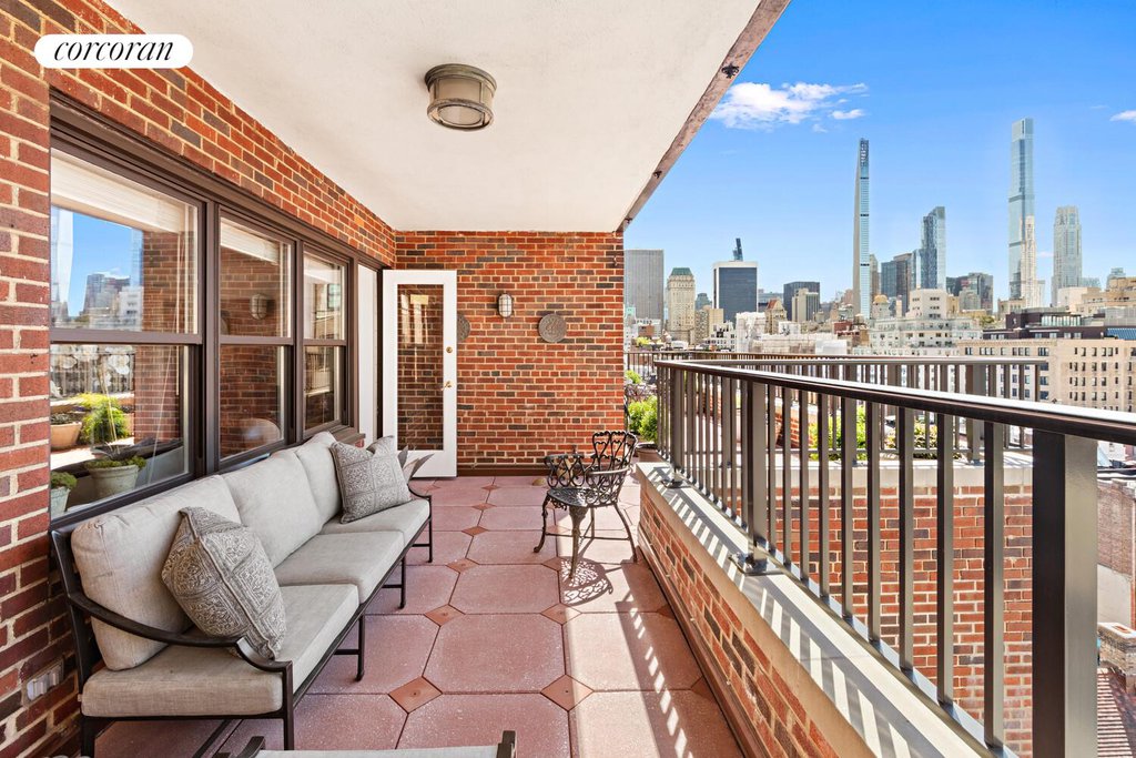 710 Park Avenue, Unit 14E photo 2