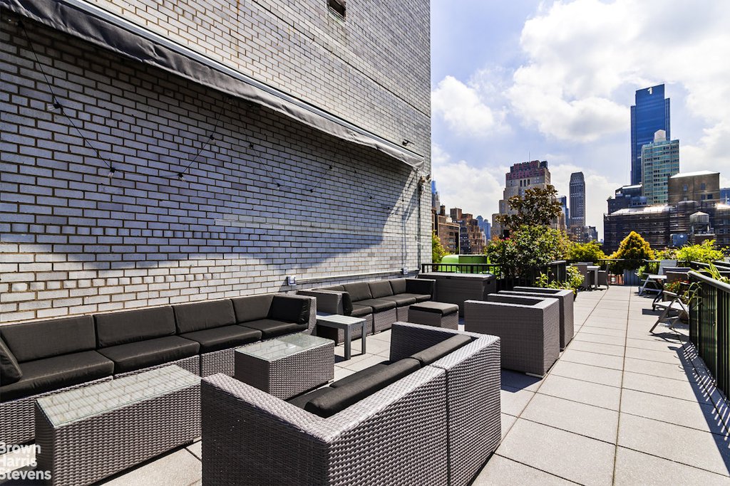 430 West 34th Street, Unit 3J photo 9
