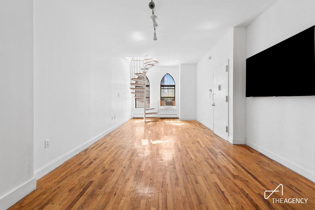41 Bradhurst Avenue – For Sale photo 2