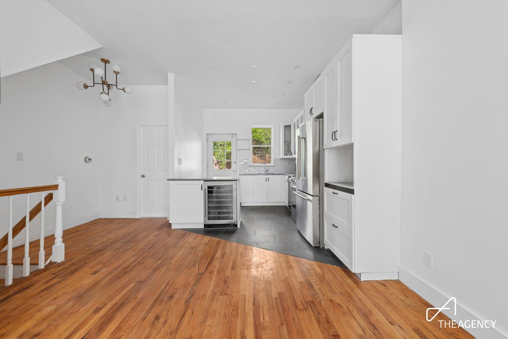 41 Bradhurst Avenue – For Sale photo 3