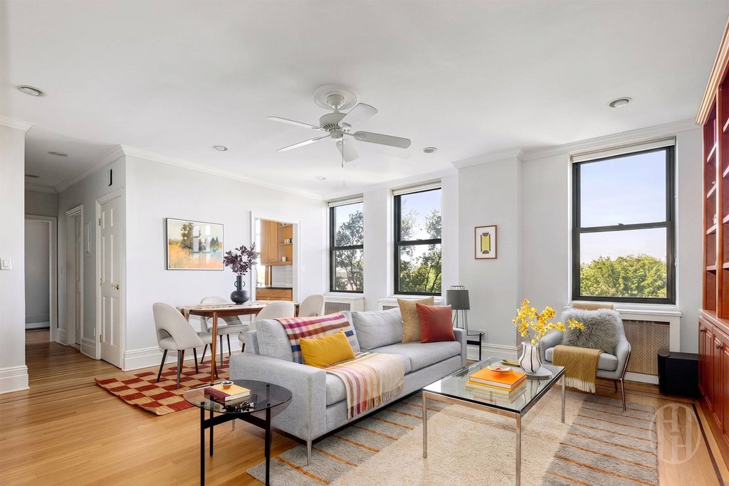 375 Riverside Drive, Unit 6B photo 2
