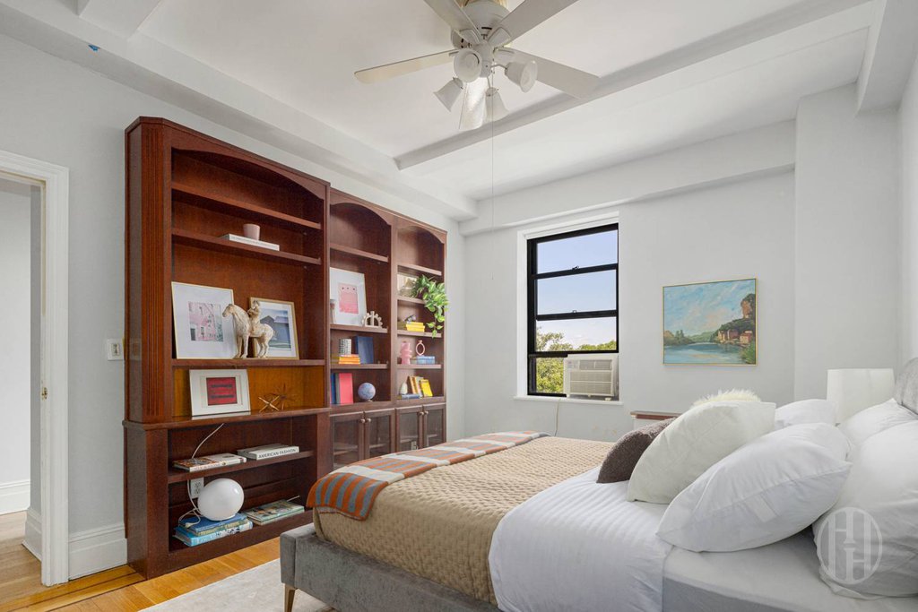 375 Riverside Drive, Unit 6B photo 6