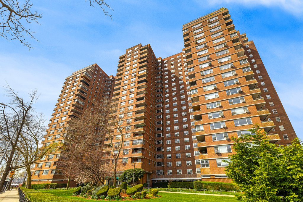 457 FDR Drive, Unit A502 photo 9