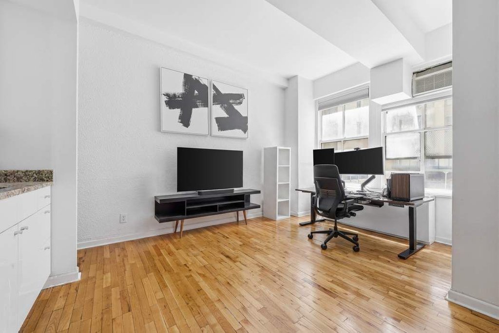 4 Lexington Avenue, Unit 2N