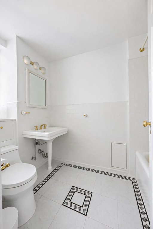 230 East 50th Street, Unit 4C photo 7