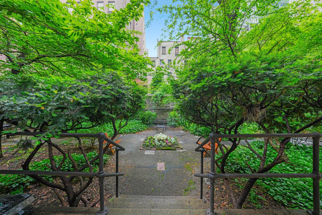 230 East 50th Street, Unit 4C photo 11