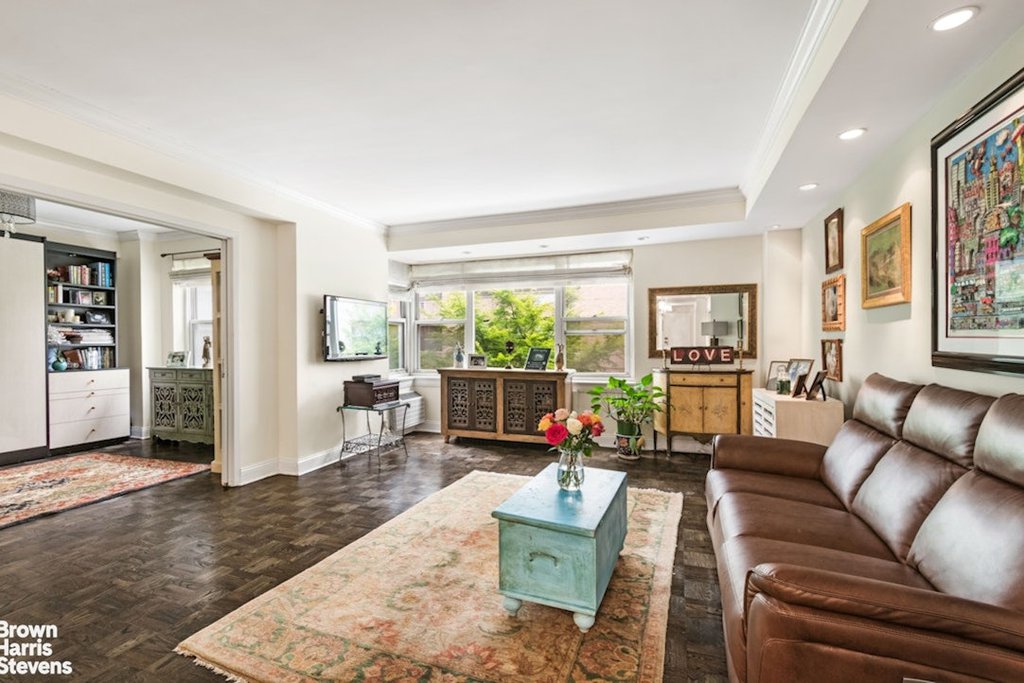 1025 Fifth Avenue, Unit 2G/S