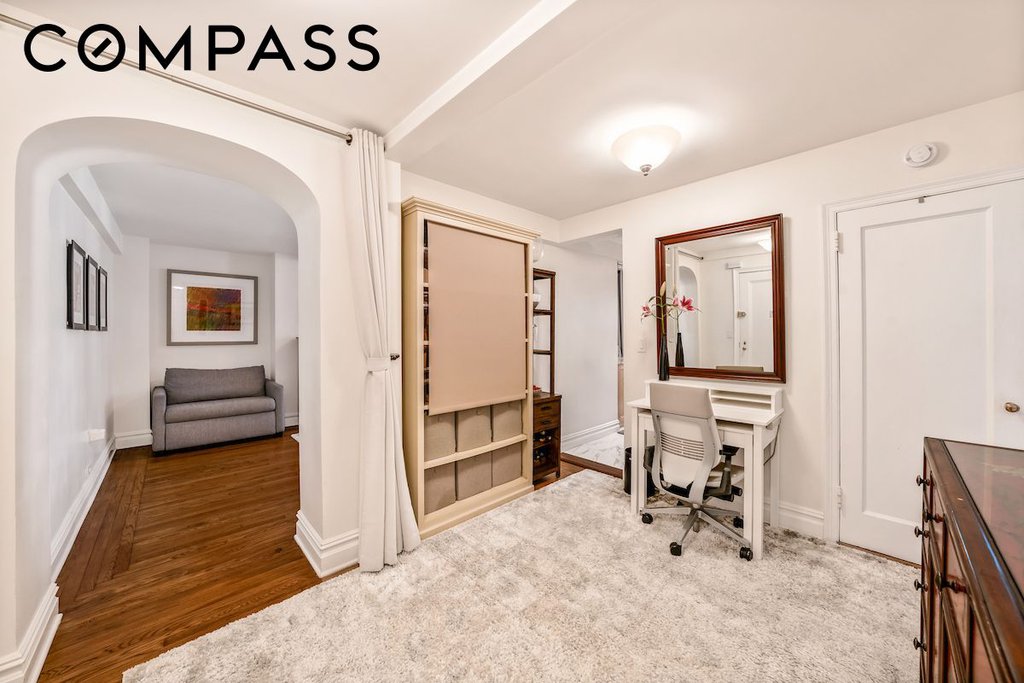 424 East 52nd Street, Unit 9B photo 5