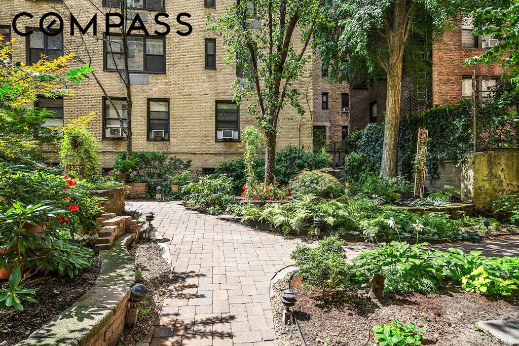 424 East 52nd Street, Unit 9B photo 8