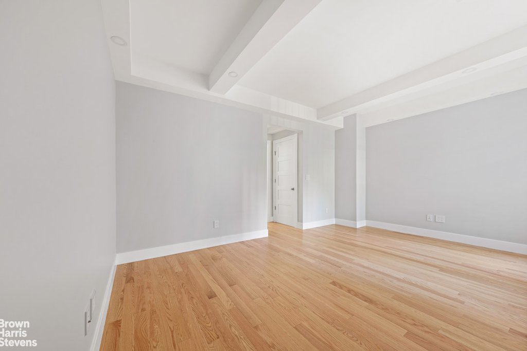 235 East 73rd Street, Unit 1H photo 3