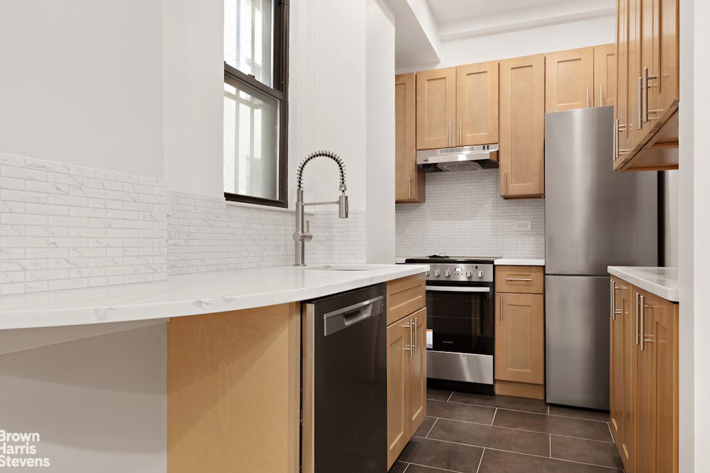 235 East 73rd Street, Unit 1H photo 5