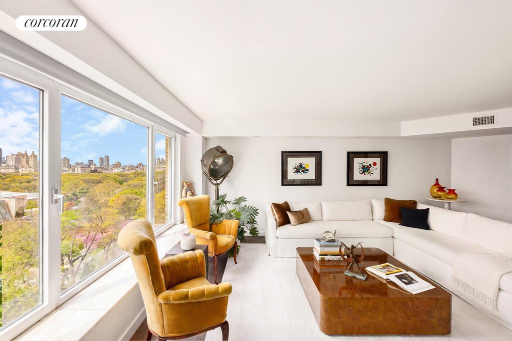 1050 Fifth Avenue, Unit 18A photo 2
