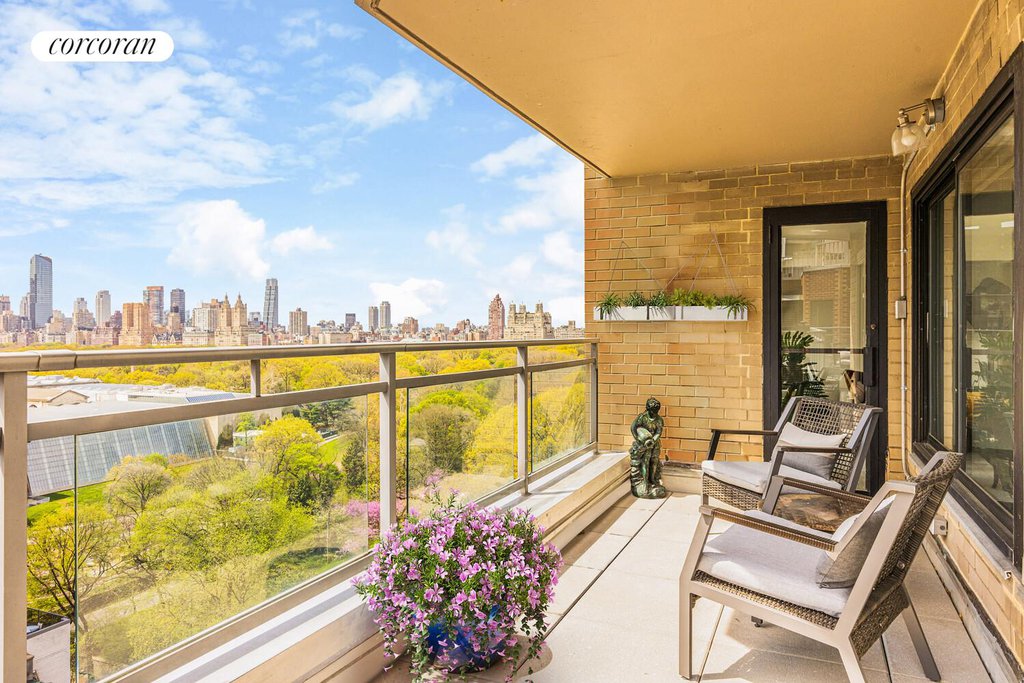 1050 Fifth Avenue, Unit 18A photo 8