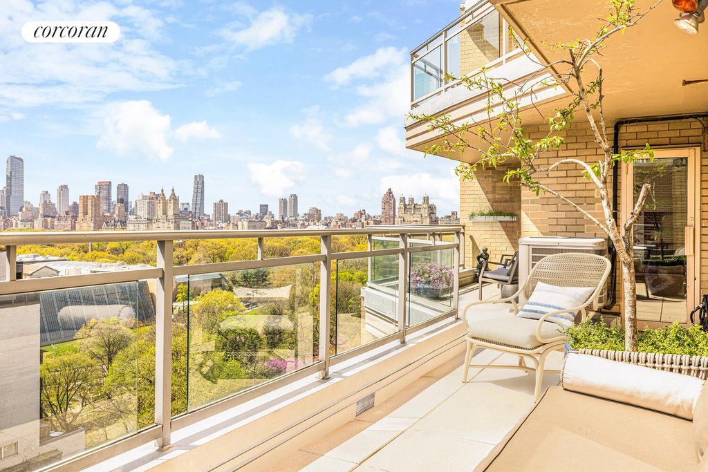 1050 Fifth Avenue, Unit 18A photo 12