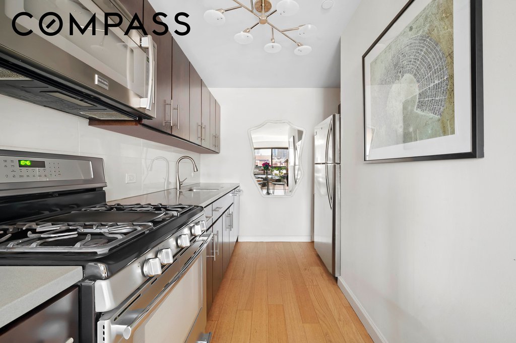 535 West 52nd Street, Unit 9B photo 2