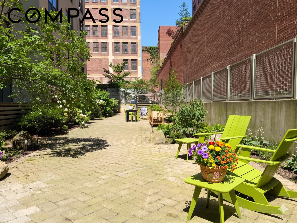 535 West 52nd Street, Unit 9B photo 9