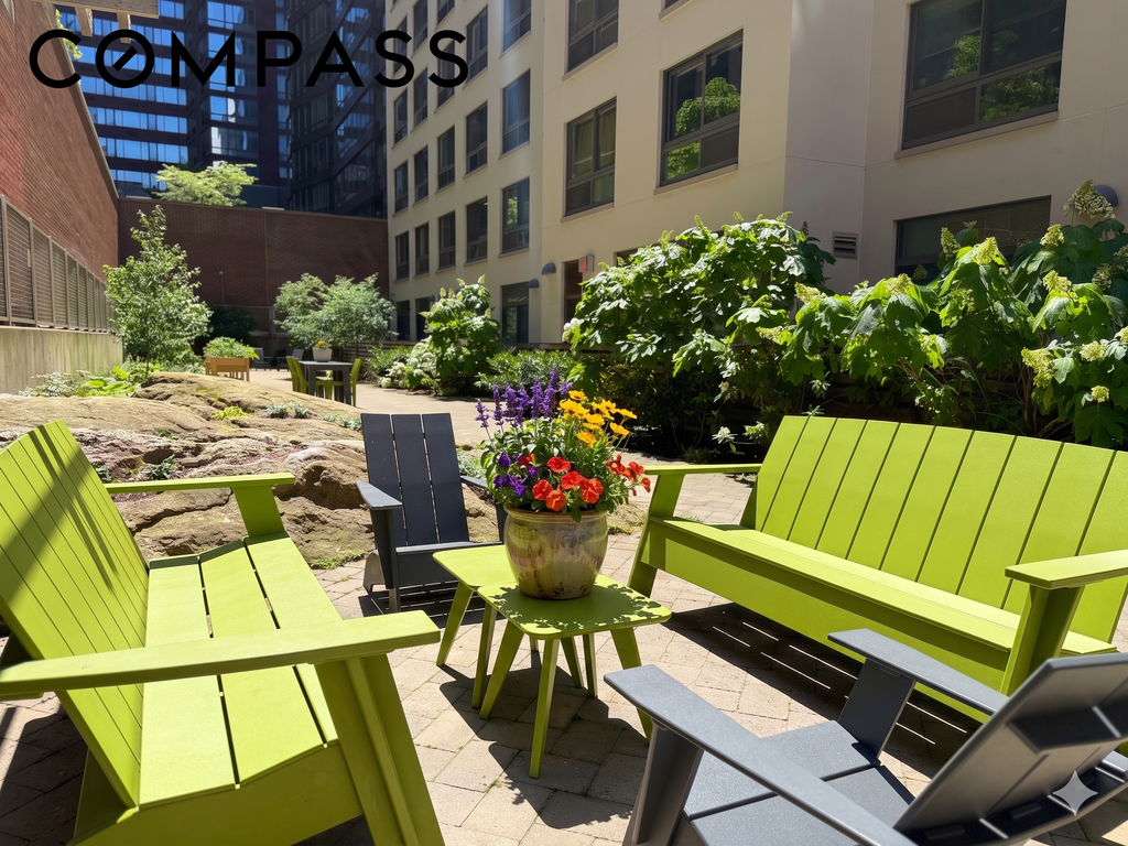 535 West 52nd Street, Unit 9B photo 10