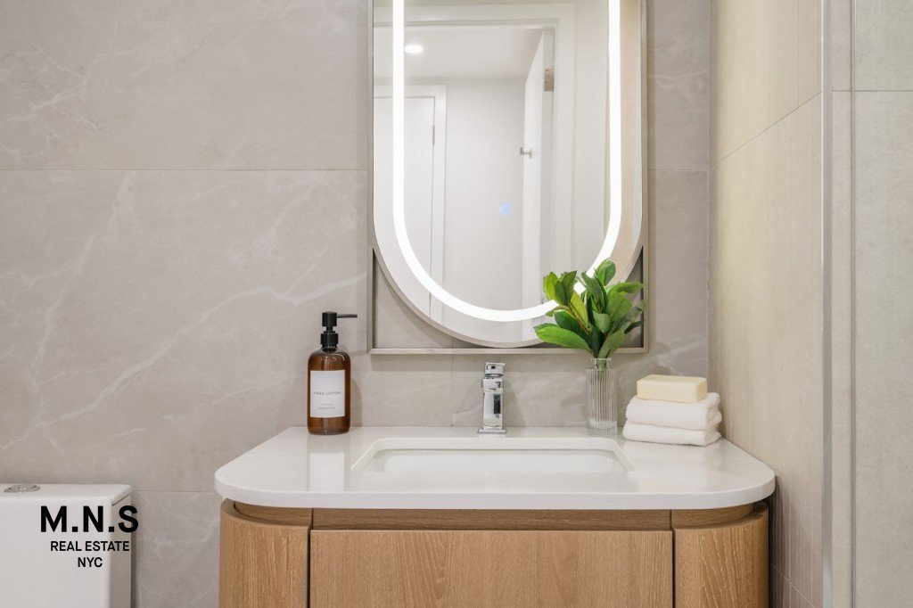 1042 Atlantic Avenue, Unit 7L photo 4