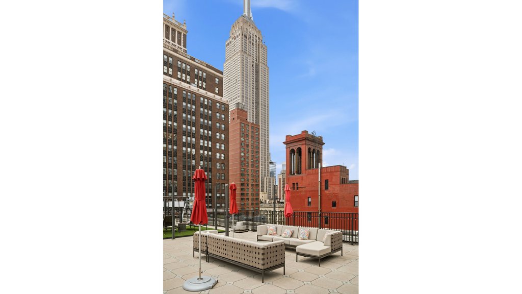 220 Madison Avenue, Unit 6R photo 2