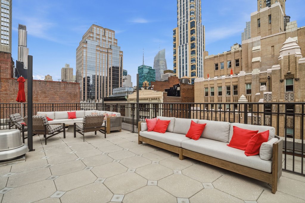 220 Madison Avenue, Unit 6R photo 4