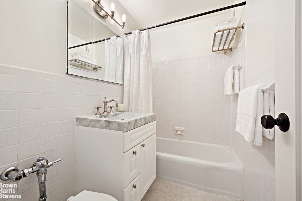 61 Jane Street, Unit 6N photo 5