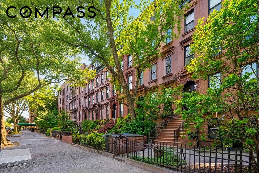 109 Waverly Avenue, Unit 4B photo 9