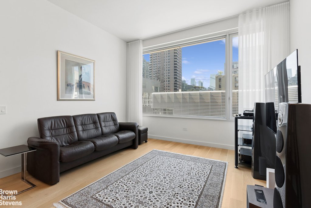 611 West 56th Street, Unit 5B photo 2
