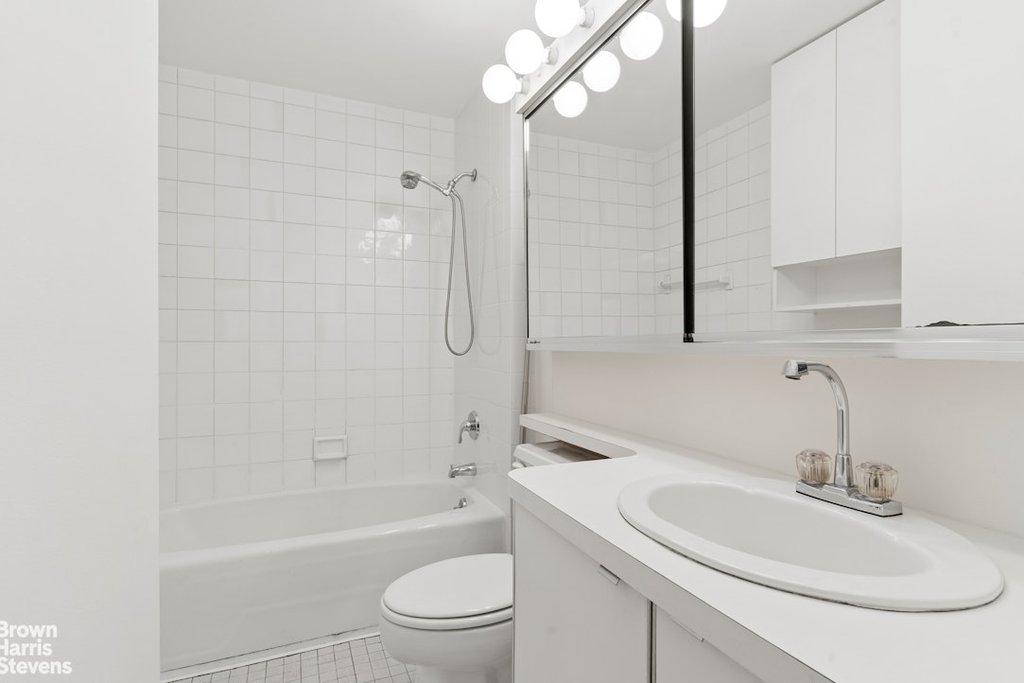 148 West 23rd Street, Unit 2D photo 11