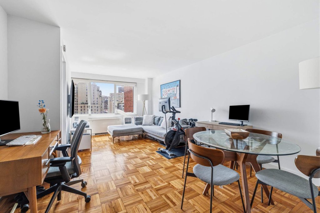 201 East 25th Street, Unit 14K