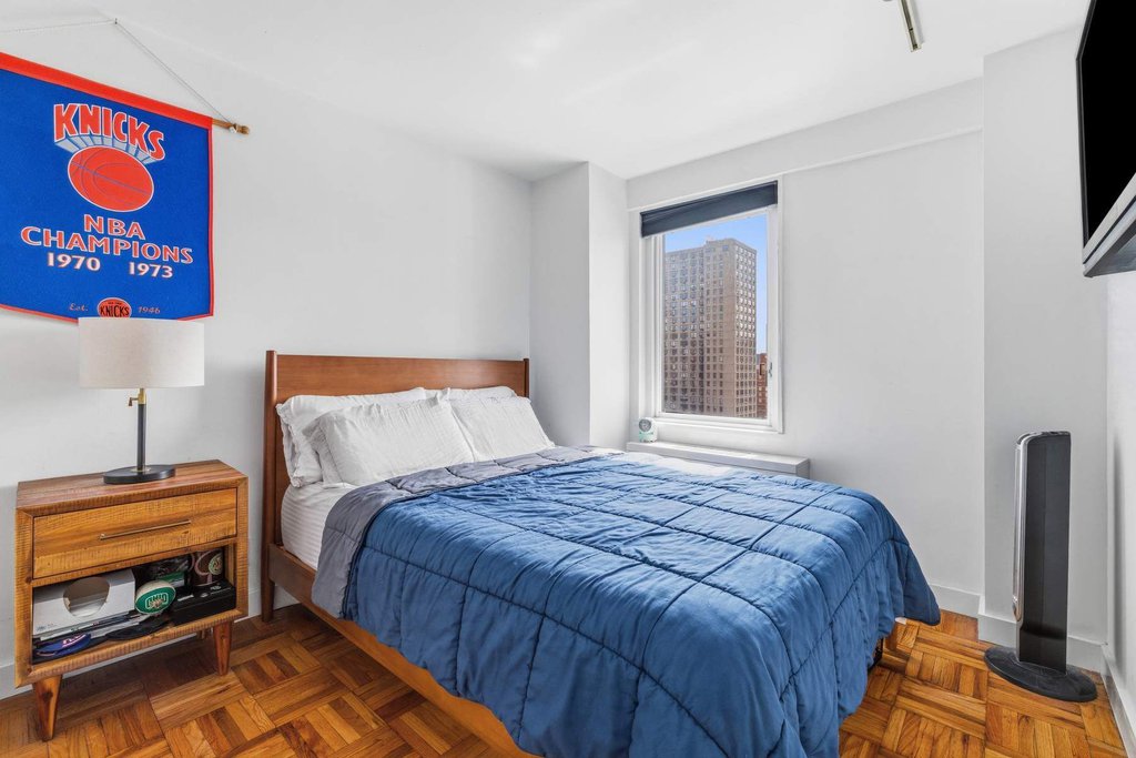 201 East 25th Street, Unit 14K photo 3