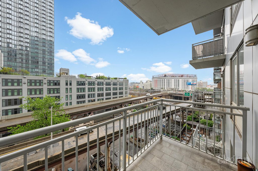 44-27 Purves Street, Unit 8D photo 9