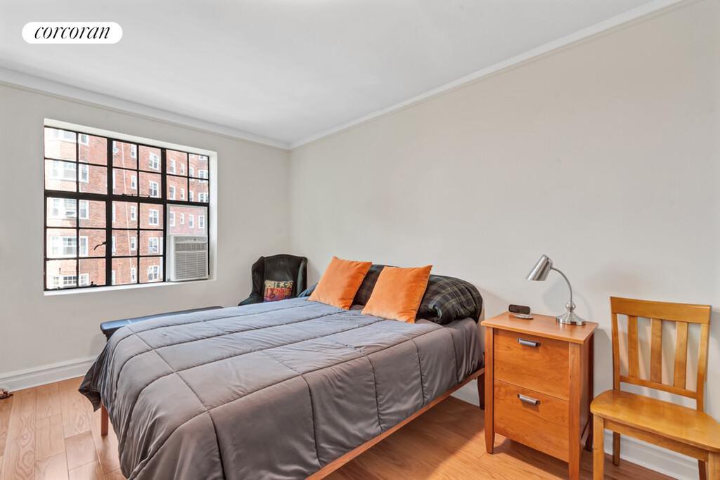 116 Pinehurst Avenue, Unit L32 photo 6
