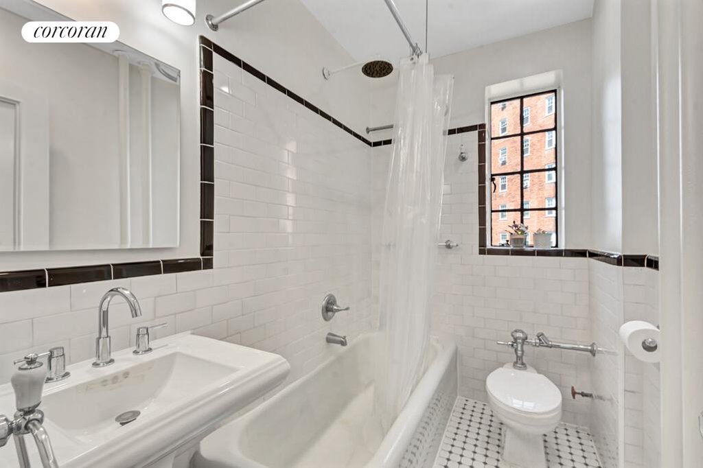 116 Pinehurst Avenue, Unit L32 photo 7
