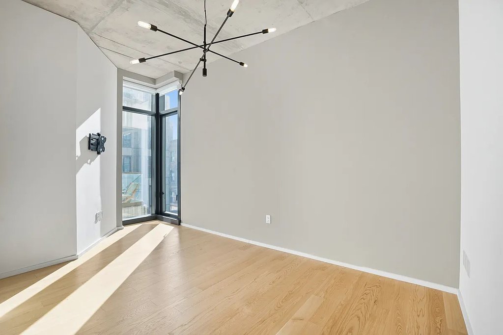 98 Front Street, Unit 8S