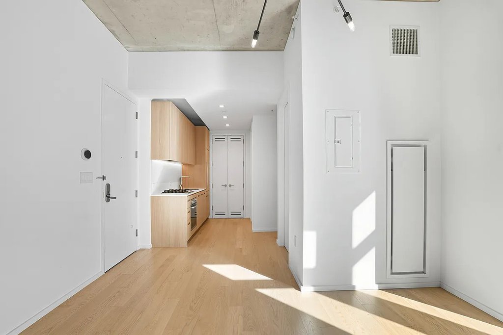 98 Front Street, Unit 8S photo 2
