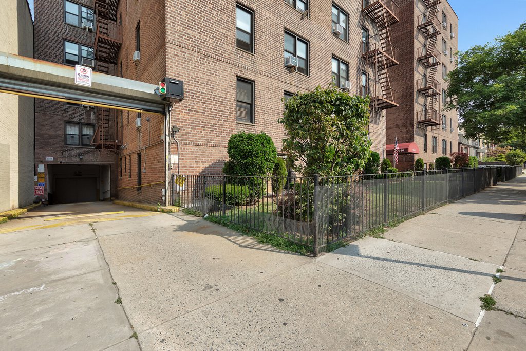 9040 Fort Hamilton PARKWAY, Unit 6E photo 10
