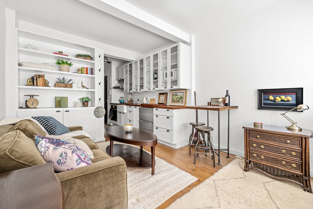 310 Riverside Drive, Unit 1110 photo 6