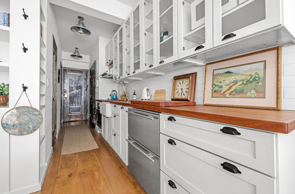 310 Riverside Drive, Unit 1110 photo 7