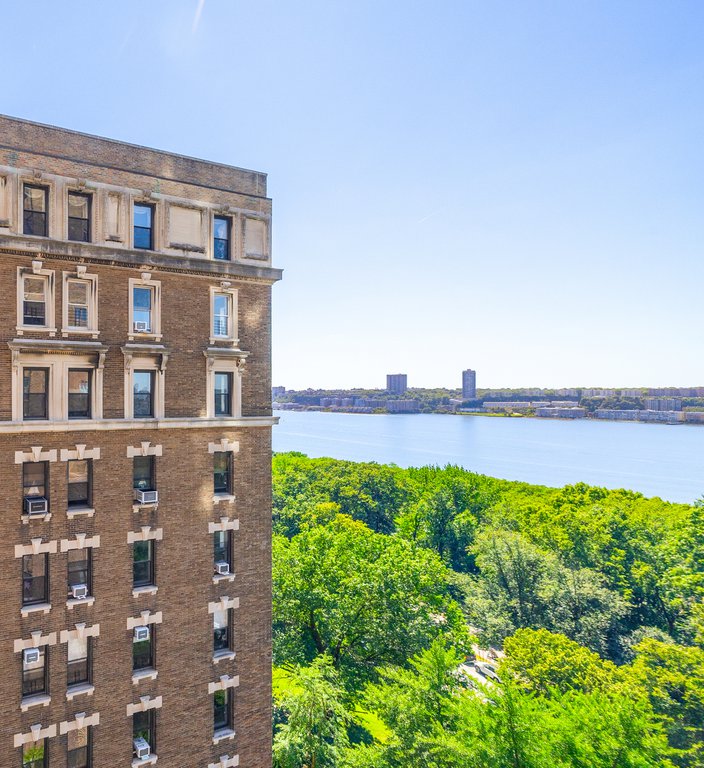 310 Riverside Drive, Unit 1110 photo 9