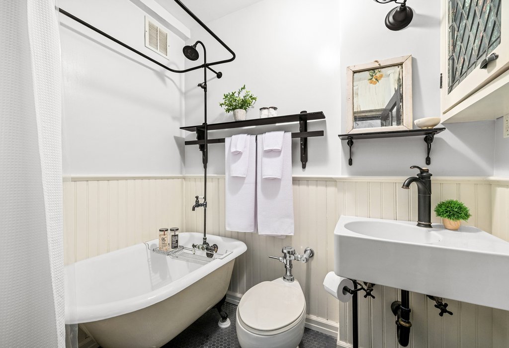 310 Riverside Drive, Unit 1110 photo 12