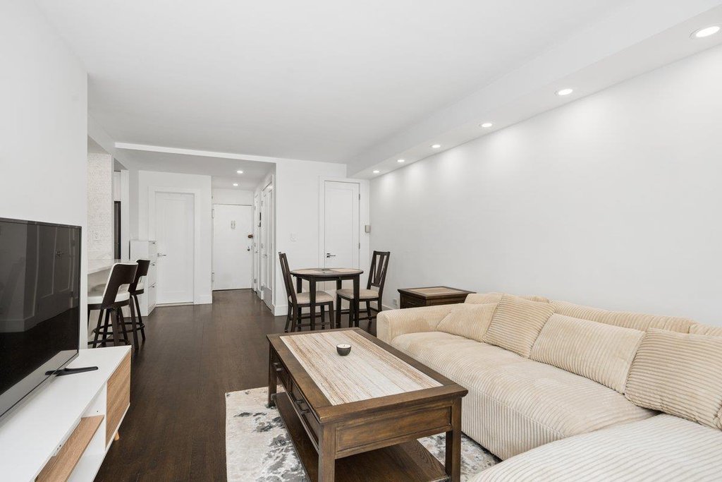 440 East 79th Street, Unit 3M photo 3