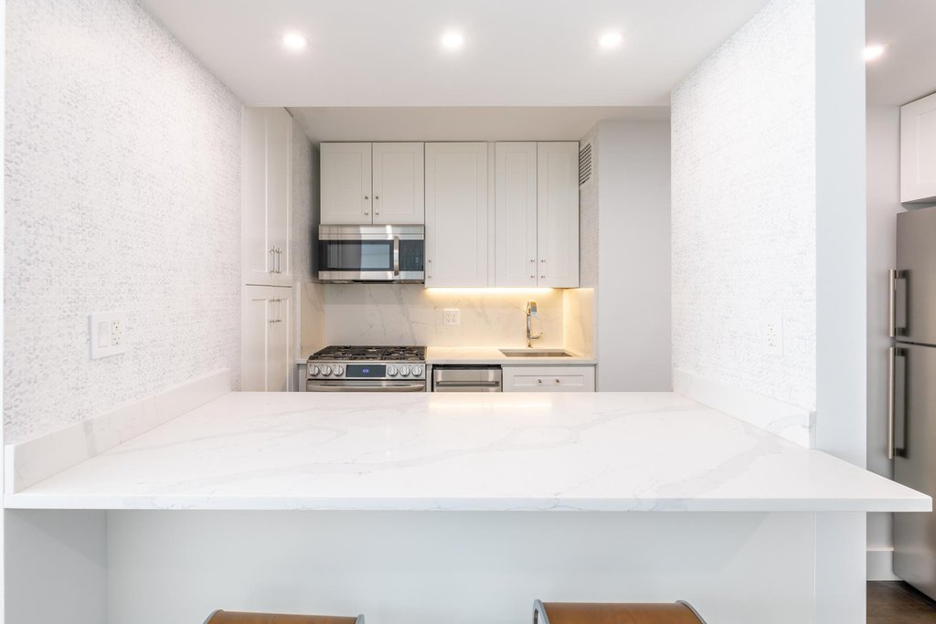 440 East 79th Street, Unit 3M photo 4