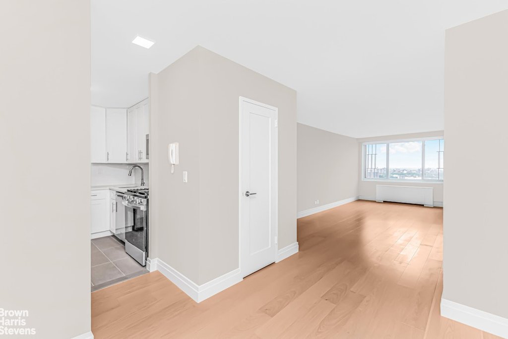 3333 Henry Hudson Parkway, Unit 18C