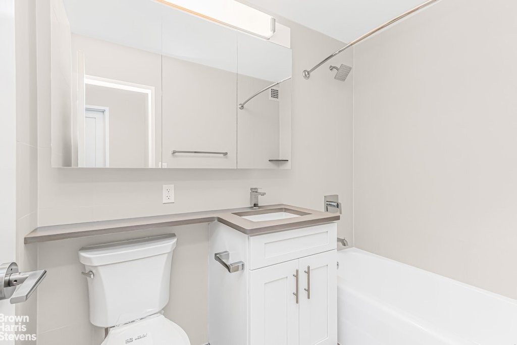 3333 Henry Hudson Parkway, Unit 18C photo 6