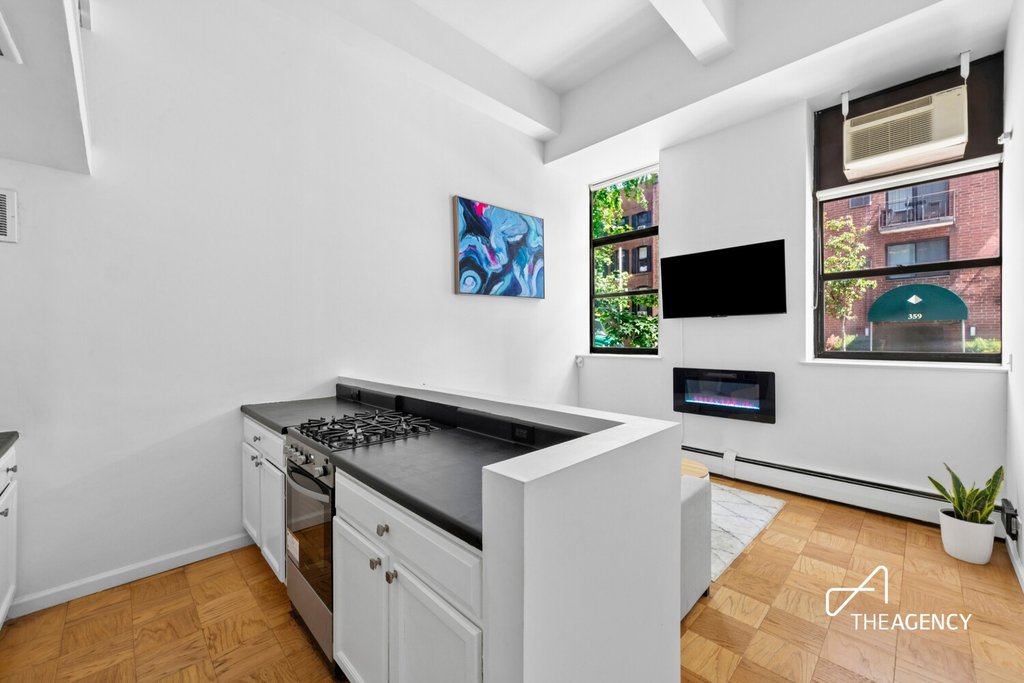 350 East 62nd Street, Unit 1M