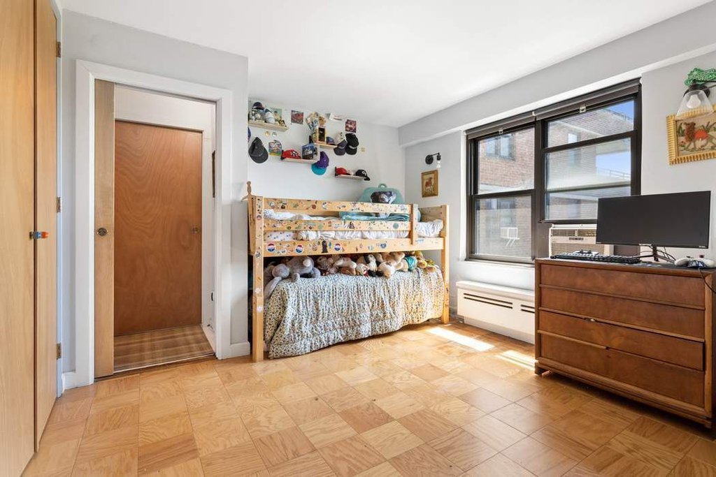 268 East Broadway, Unit A905 photo 11