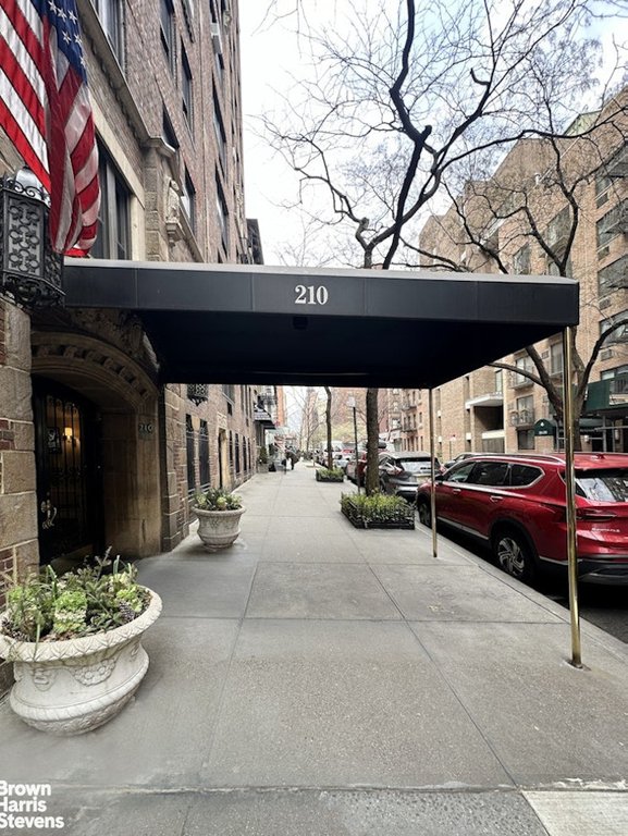210 East 73rd Street, Unit 1E photo 9