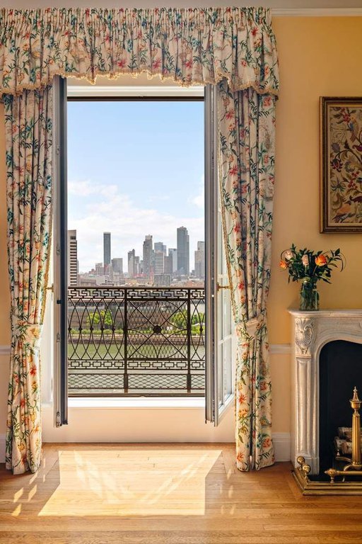 1 Sutton Place South, Unit 9/10B photo 12