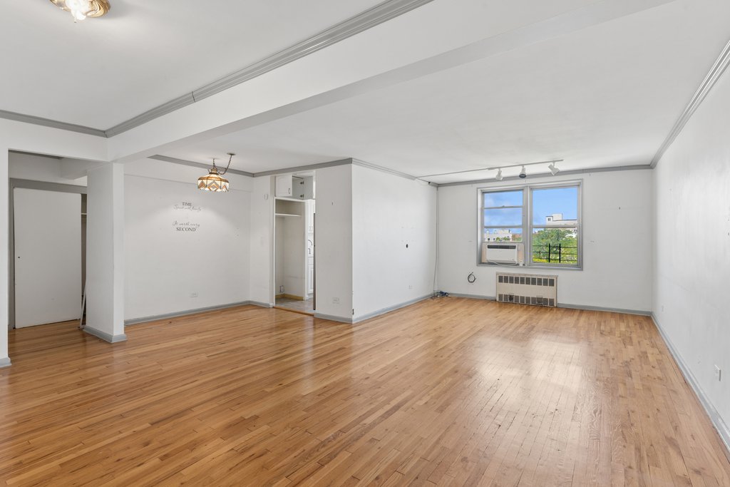 2260 Benson Avenue, Unit 5J photo 2